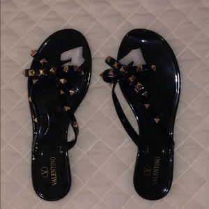 Rockstud rivets studded PVC bow sandals